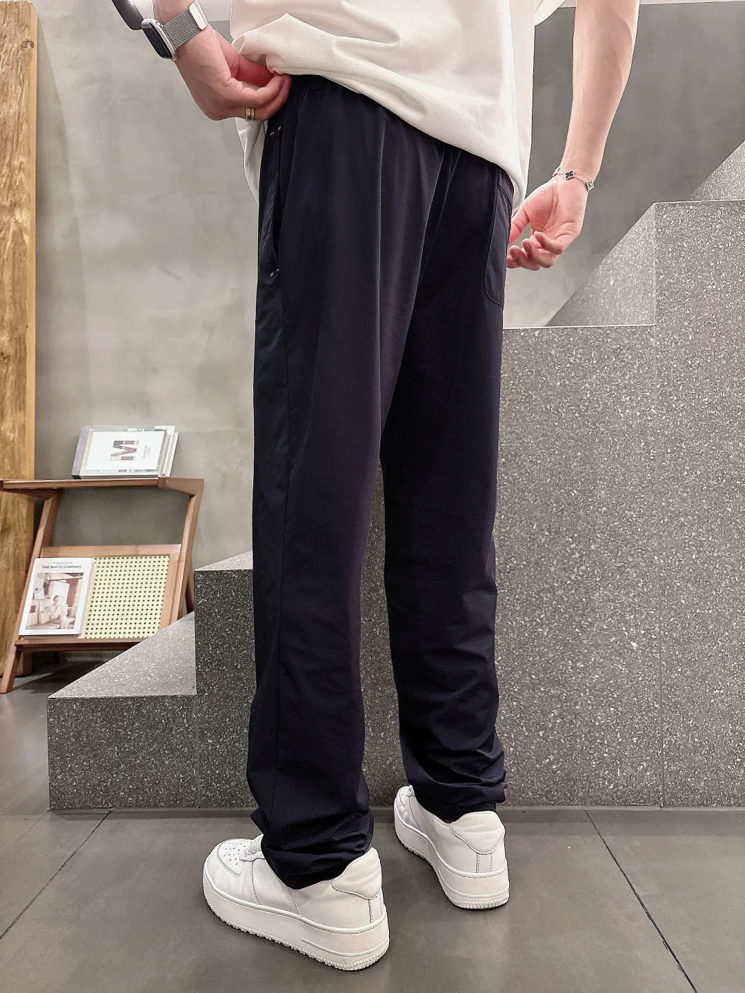 ， ， ， ， . . ， ， Sizes M-3x L